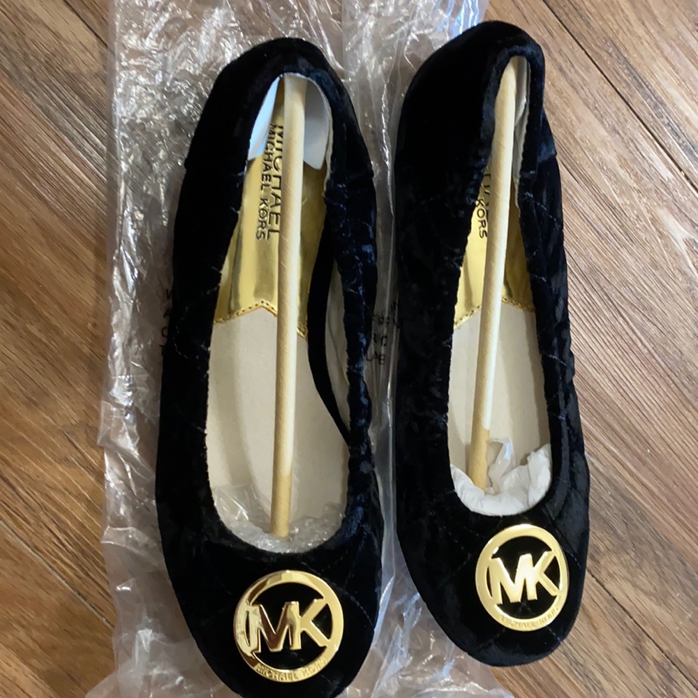 Authentic Michael kors flats